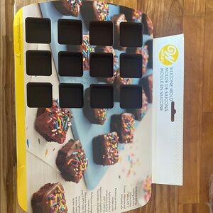 Wilton Silicone Brownie Mold